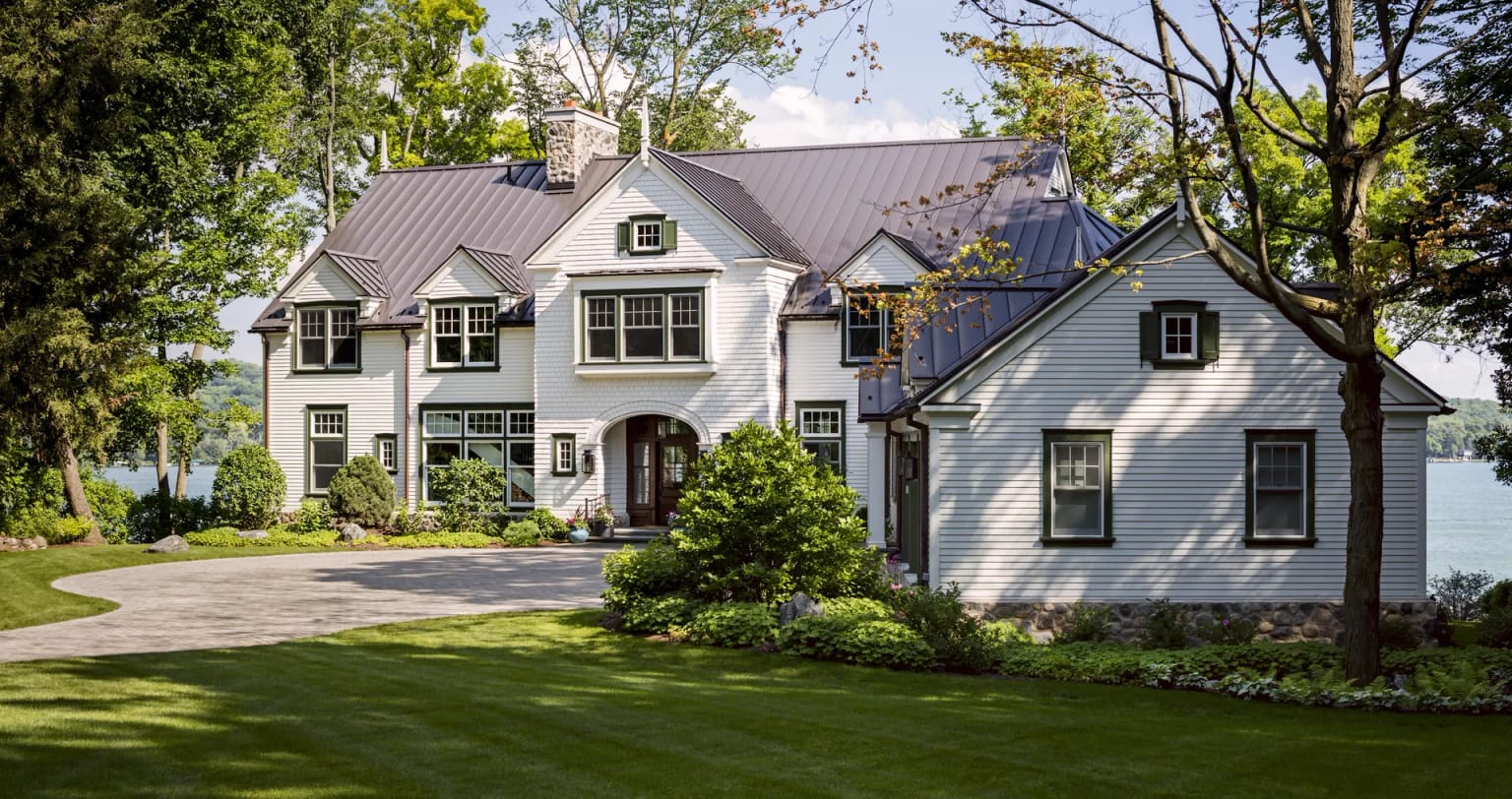 Lakeside Manor